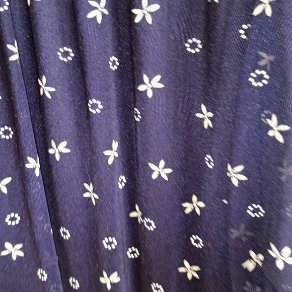 Siren Lily Navy and White Floral Maxi Dress - Picture 6 of 7